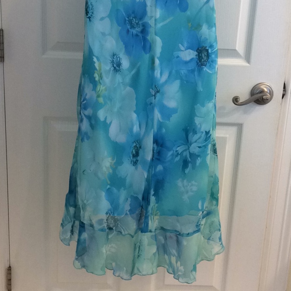Dress - Picture 5 of 6